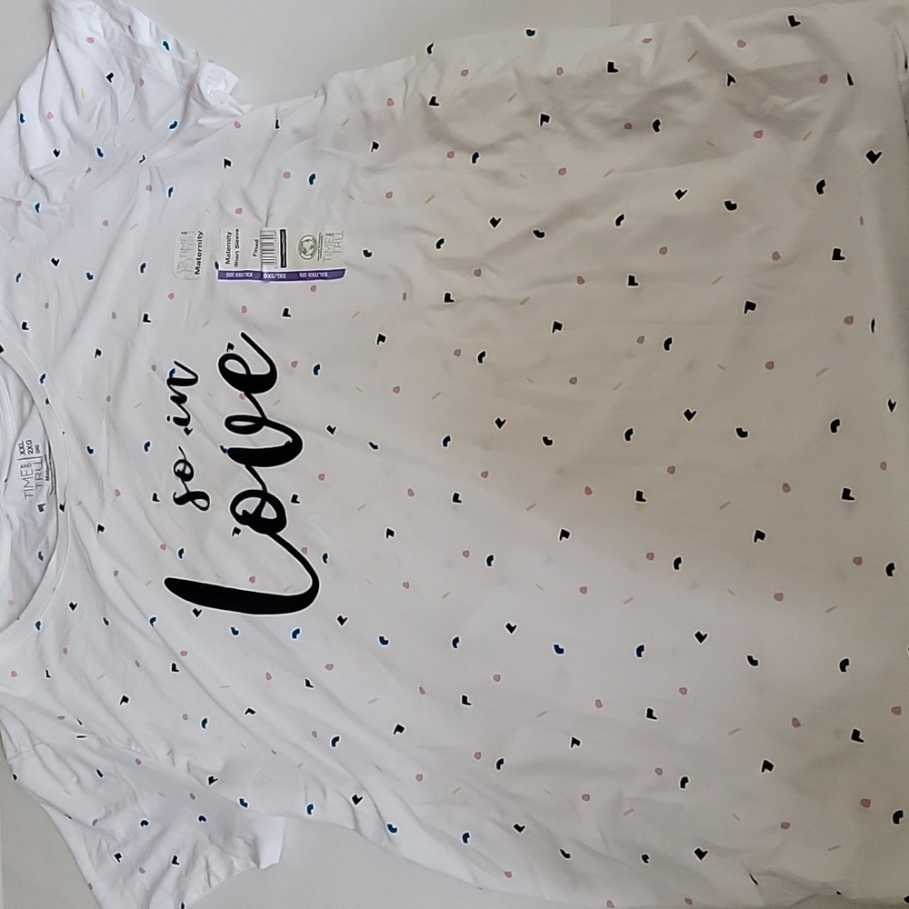 Nwt Maternity short sleeve shirt so in love